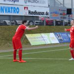 „Freude bei Torschütze  A. Tomas (r.) nach dem 2:0“ (80.)