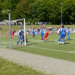 Marius Jung mit feiner Kopfballvorlage für den späteren Torschützen Burak Gencal.